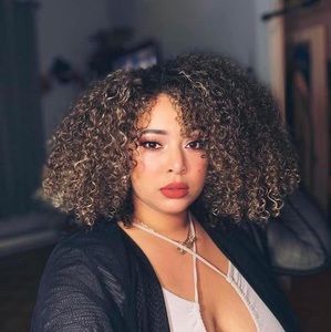 Meet your Posher, Taneesha